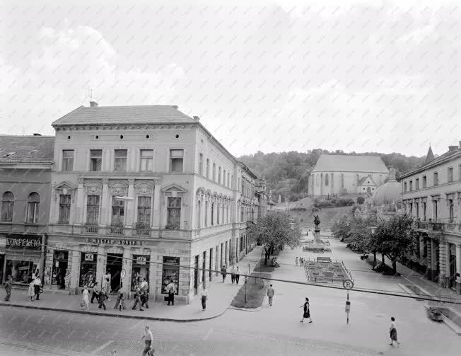 Városkép - A miskolci Szabadság tér látképe