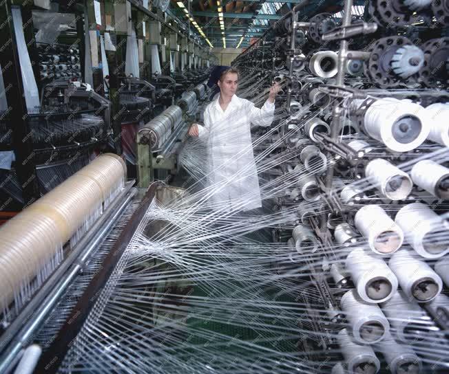 Ipar - A Kender Juta- és Politextil Vállalat angyalföldi gyá