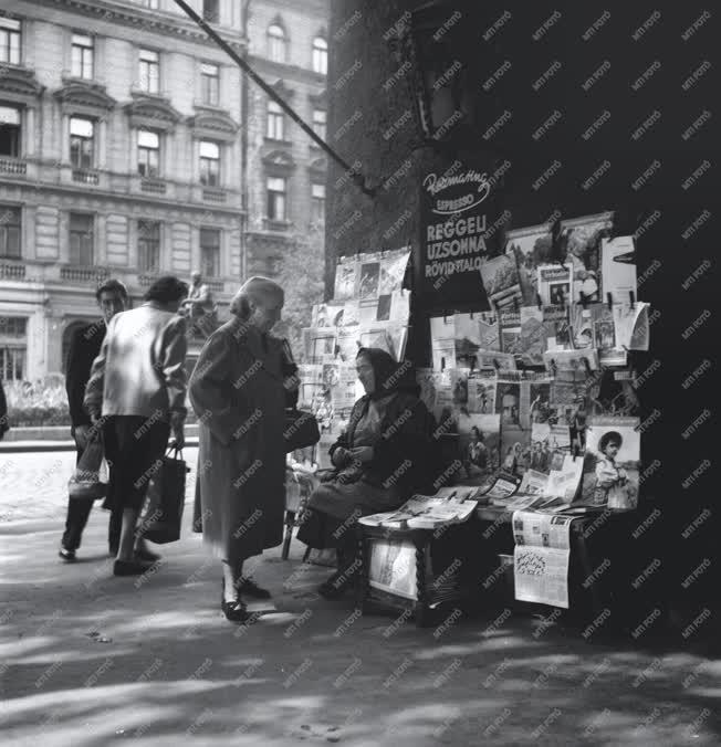 Tájak, városok - Üzleti élet a budapesti utcákon