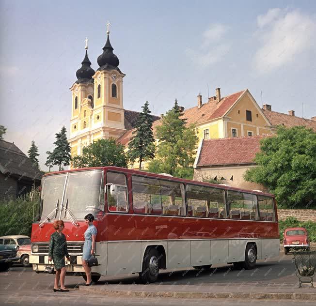 Reklám - Járműipar - Ikarus 250 típusú autóbusz