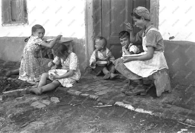Életkép - Ebéd 1949-ben