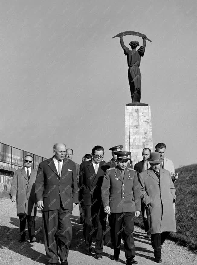 Külkapcsolat - Andrijan Grigorjevics Nyikolajev szovjet űrhajós Budapesten