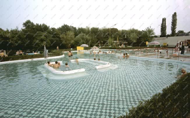 Szabadidő - Strandfürdők a Dunakanyarban