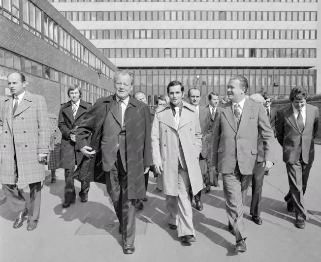 Külkapcsolat - Willy Brandt az Egyesült Izzóban
