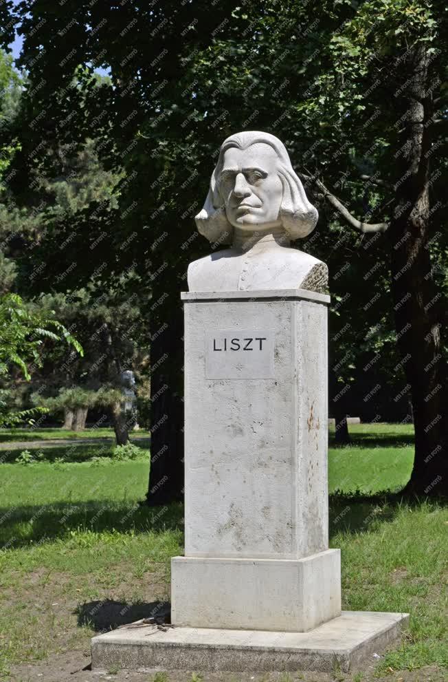 Műalkotás - Budapest - Liszt Ferenc szobra