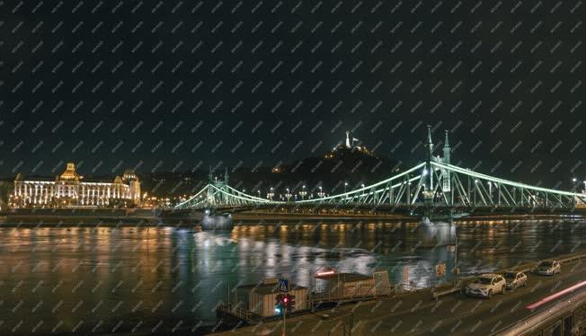 Városkép - Budapest esti felvételen