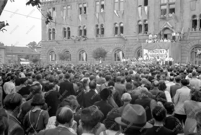 Belpolitika - Pártok - MKP gyűlés Újpesten