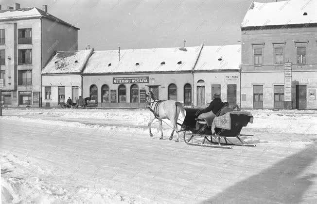 Közlekedés - Bajai életkép - Lovaskocsi Baján