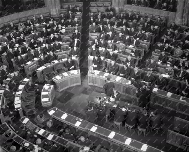 Belpolitika - Az Országgyűlés 1966 januári ülésszaka