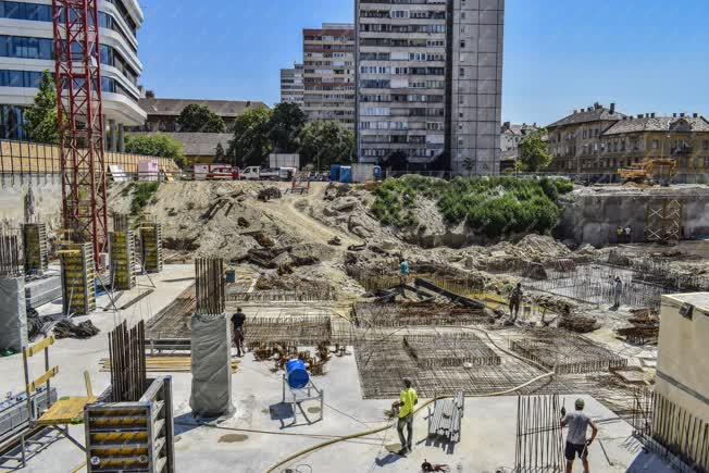 Építőipar - Budapest - Corvin sétány fejlesztése 