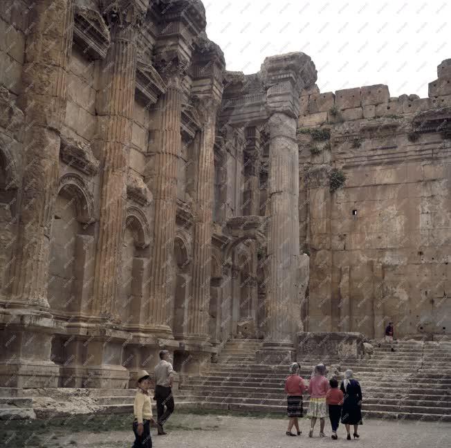 Városkép - Libanon - Baalbek - Bacchus-templom