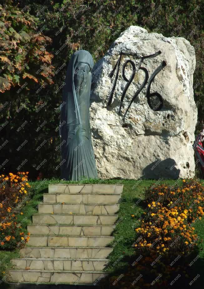 Köztéri szobor - Budapest - 56-os emlékmű Budafokon