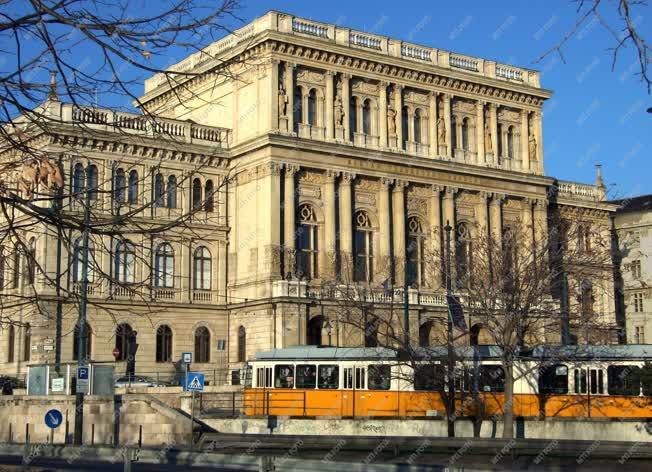 Budapest - Műemlék épület - MTA