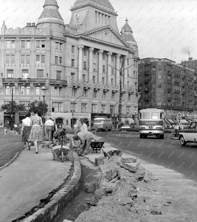 Városkép - Építőipar - Felújítják a budapesti Deák teret