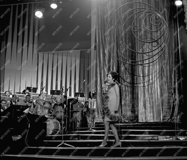 Szórakozás - Zene - Táncdalfesztivál 1968 elődöntője a Madách Színházban