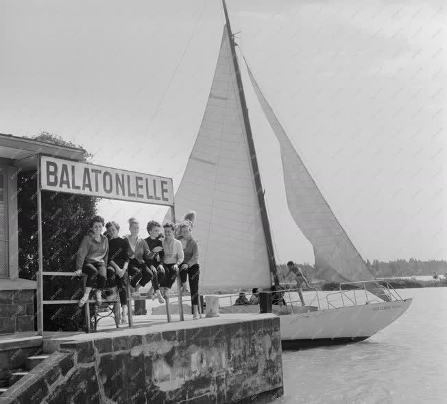 Szabadidő - Szakszervezeti üdültetés a Balatonon