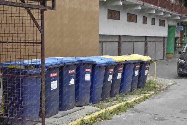 Köztisztaság - Budapest - Szelektív hulladékgyűjtő Kőbányán