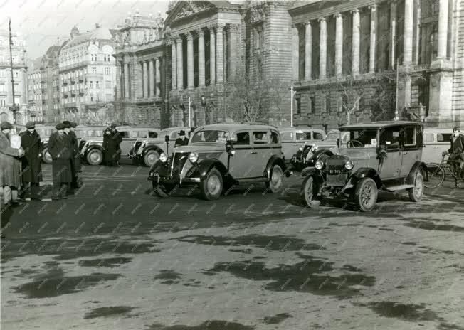 Közlekedés - Budapesti taxi története