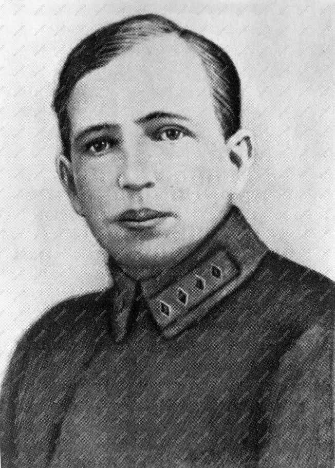 Történelmi személy - Tuhacsevszkij tábornok