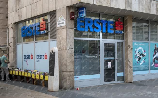 Pénzügy  - Budapest - Erste Bank fiókja