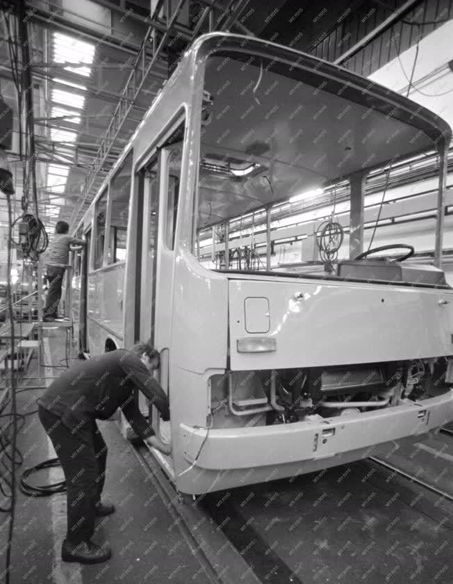 Ipar - Gépjárműgyártás - A 60 ezredik IKARUS autóbusz