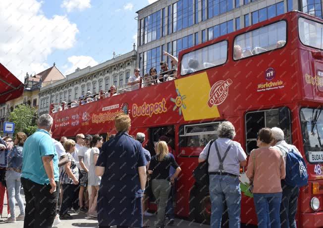 Városkép - Budapest - Városnéző busz