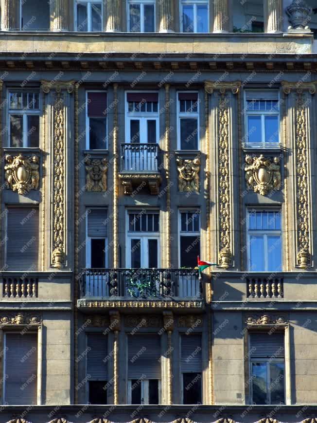  Táj, város - Budapest - Építészet 