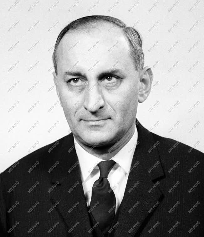 1963-as Kossuth-díjasok - Dr. Szendrői Jenő