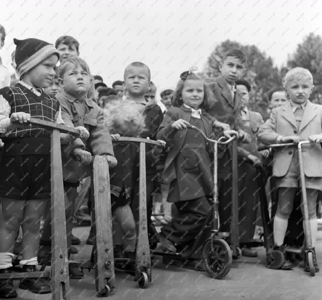 Gyermeknap - Rollerverseny gyerekeknek a Margitszigeten