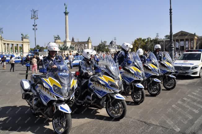 Évforduló - Rendőrségi autós felvonulás a BRFK fennállásának 140. évfordulóján