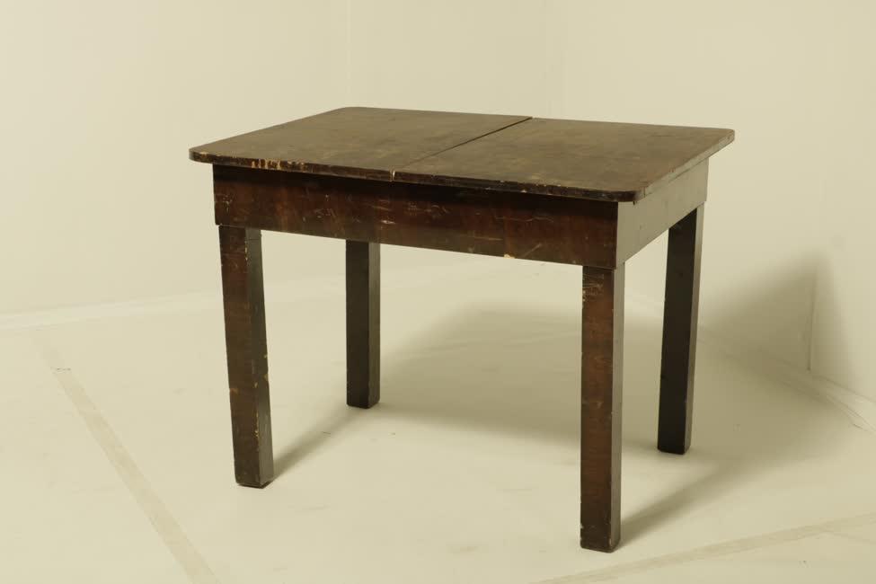 Nagyobbítható étkezőasztal