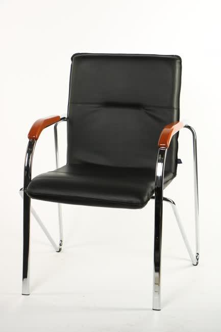 Krómlábú műbőrös karosszék