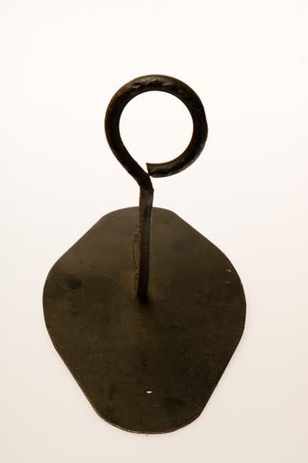 Kovácsoltvas fáklyatartó