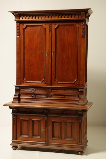 Kétrészes ónémet tálaló