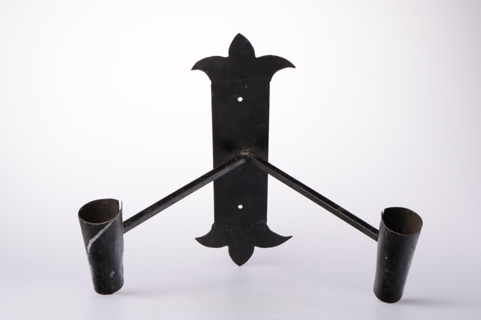 Kovácsoltvas fali fáklyatartó