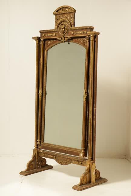 Nagy tükör álvánnyal