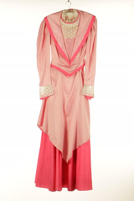 Rózsaszin selyem  sötét rózsaszín selyem brokát kombinált madeirás ruha  és galléros ér