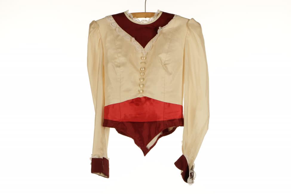 Krém szatén piros bordó kombinált felső és drapp brokát csipke borítású fodros szoknya