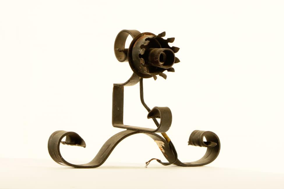 Kovácsoltvas falikar