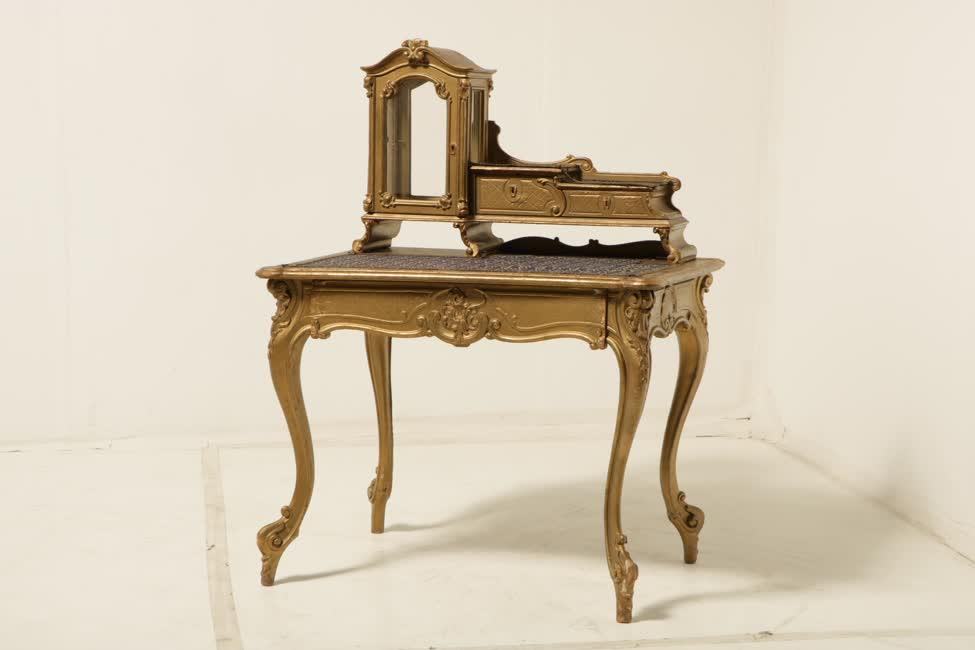Barokk arany pipere asztal