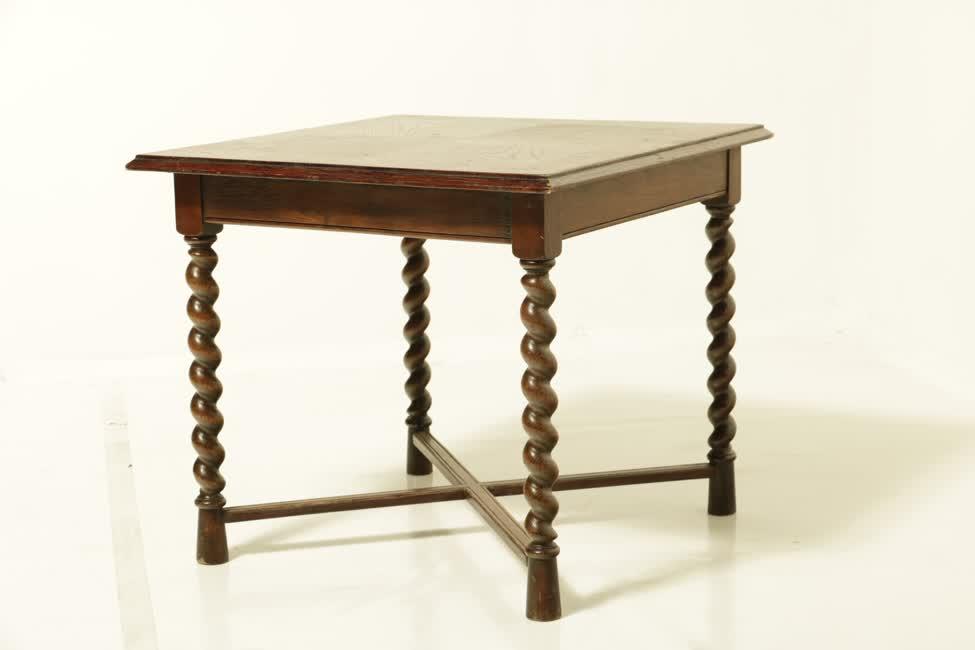 Sötétbarna koloniál asztal