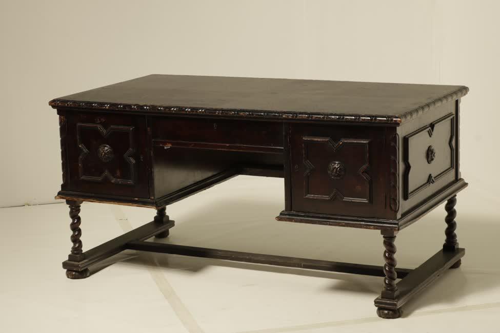 Sötétbarna koloniál íróasztal