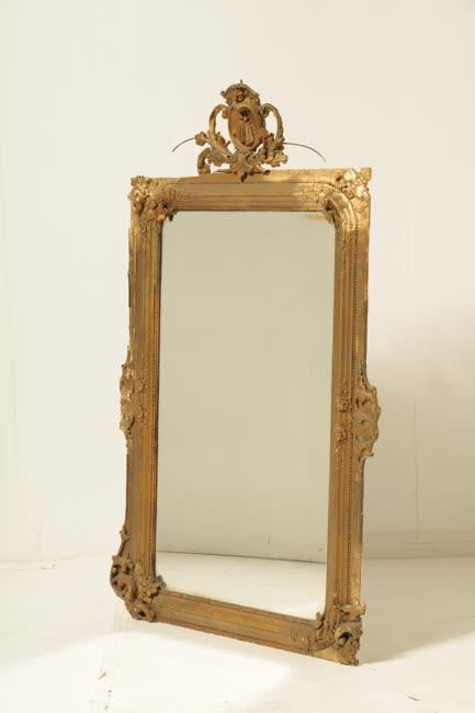 Aranyozott keretes tükör