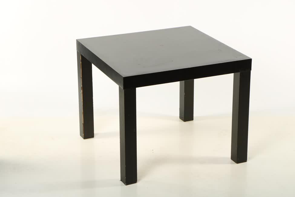 Fekete kisasztal - ikea / lack