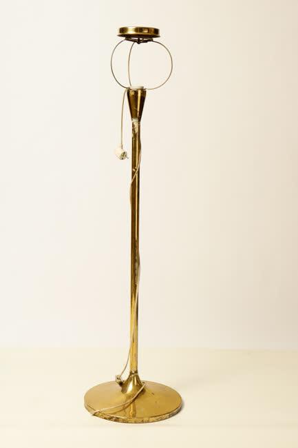 Sárgaréz  lírás-tetős állólámpa