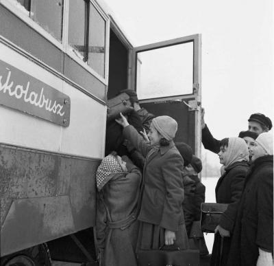 Közlekedés - Iskolabuszokat közlekedtet a Magyar Állami Vasutak 