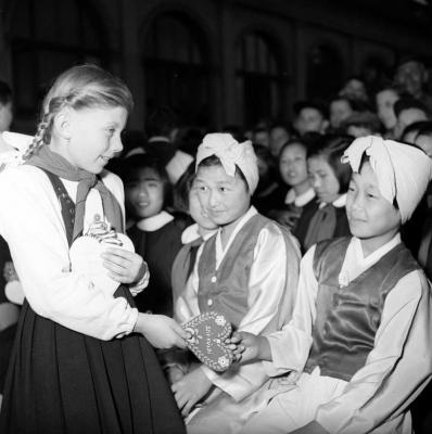 Oktatás - Koreai gyermekek látogatása a Soroksári úttörőknél 