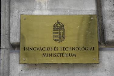 Városkép - Budapest - Innovációs és Technológiai Minisztérium épülete