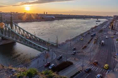 Városkép - Budapest - Napfelkelte a Gellért-hegyen