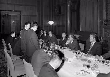 Külkapcsolat - A Koreai Népi Demokratikus Köztársaság kormányküldöttsége Budapesten